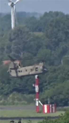 That sound though chinook incoming #military #aviation #shorts