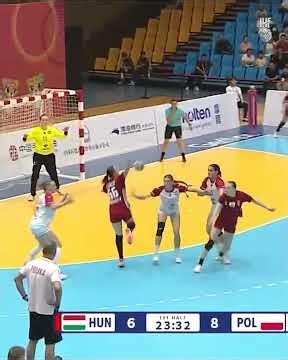 𝘚𝘵𝘦𝘢𝘭𝘪𝘯𝘨 𝘣𝘢𝘭𝘭𝘴 𝘢𝘴 𝘢 𝘩𝘰𝘣𝘣𝘺 🎮 #handball