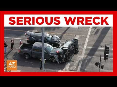 Multi-car crash closes intersection in Mesa