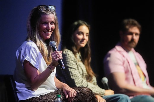 General Hospital stars, devoted fans gather at Graceland in Memphis