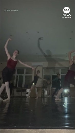 Ballet dancers practice in the dark in Kyiv