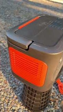 Jackery Explorer 1000 v2 portable power station features a 1070Wh lithium iron phosphate battery,