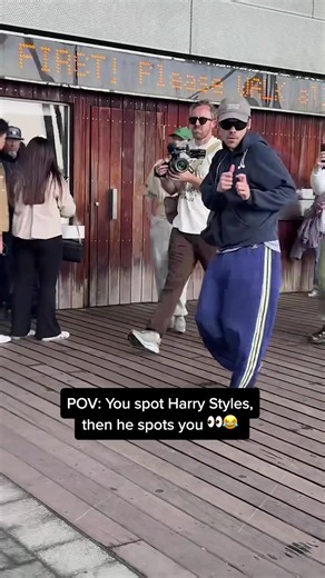 Not to sound dramatic, but having a little moment with #HarryStyles in NYC = Friday *made*! 😂