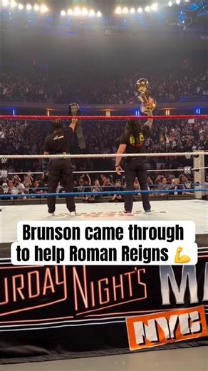 Jalen Brunson distracted Seth Rollins for Reigns 🙌