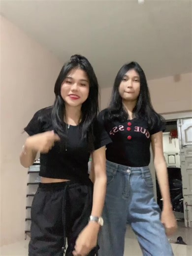 Medan Girls Boxing Dance Performance