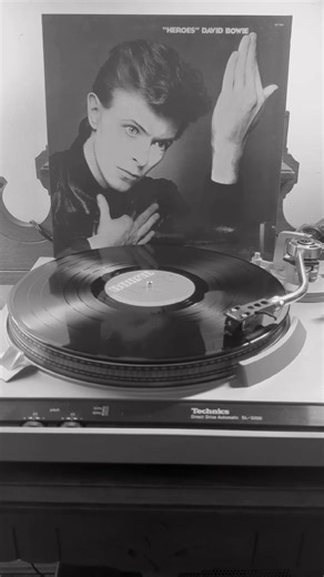 Joe the Lion on Vinyl #davidbowie #vinylcollection #recordscollection #technics #turntable