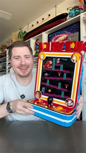 This LEGO Donkey Kong WORKS! How cool! #LEGO #Nintendo #Games #PacMan #DonkeyKong