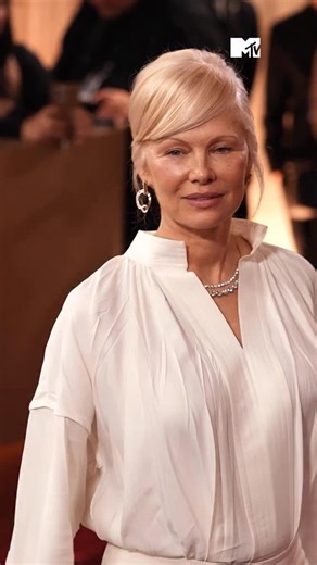 Pamela Anderson is serving timeless beauty at the Golden Globes 🏆🤍 #PamelaAnderson #GoldenGlobes #MTVMovies | MTV UK
