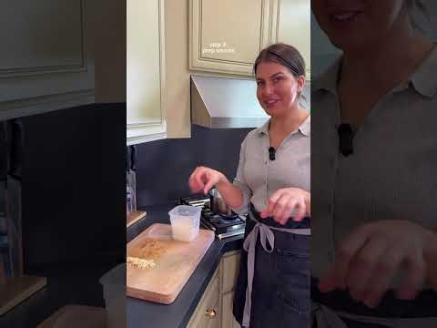 Prepping a week of my favorite foods (featuring baked chicken parm, spicy Italian sausage pizza, & r