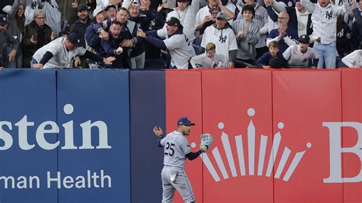 Fan interference denies Yankees of game-tying HR vs. Rays