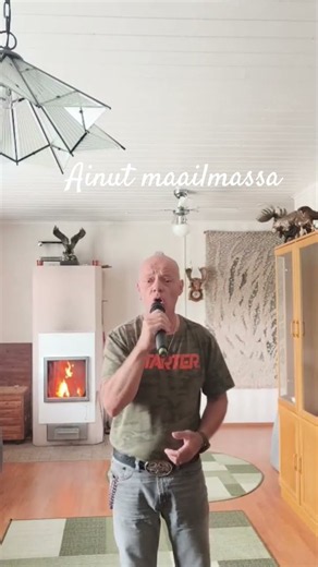 Ainut maailmassa #cover