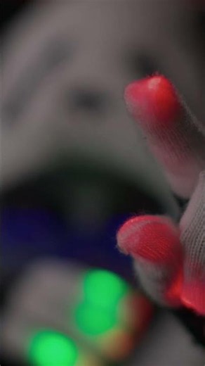 Focus On My Finger 🐼 Light Visual ASMR Short Video 🔦 #asmrvideo