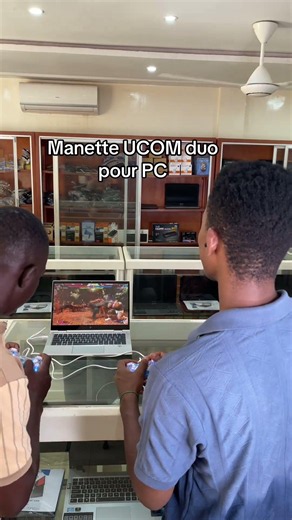 🎮 MANETTE UCOM TRANSPARENTE DUO Deux joueurs, zéro compromis ! Le duo gagnant pour vos sessions ga