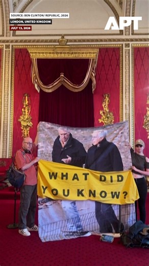 Inside Buckingham Palace: Protesters Display Andrew–Epstein Banner | APT
