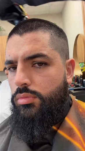 Gonzalo Rodrigo Costa on Instagram: "New look buzzcut with number 2 + full beard #menshaircut #haircut #buzzcut #newlook #hairstyle"