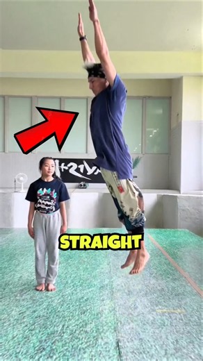 How to Backflip in 3 Steps at Home 🤸🏻‍♂️