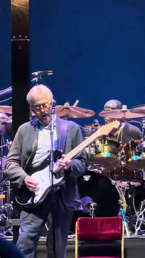 Eric Clapton - Cocaine (solo) - United Center, Chicago - September 11, 2026