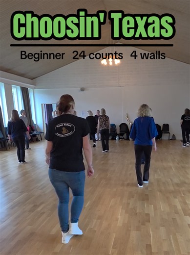 Demo Choosin' Texas line dance. Level beginner. 🕺choreo: Nidhi Risi 🎵 music: Ella Langley - Choosin' Texas #linedancedemo #linedance #choosintexas