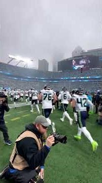 Seahawks take the field in Carolina