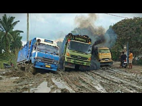 Logging Truck Hits Truck || Drivers Test Their Courage Until They Almost Overturn in a Mud Puddle