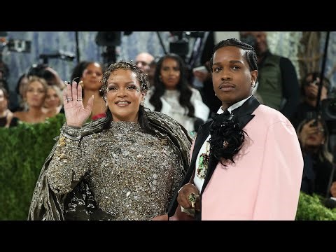 Rihanna Closes Out Met Gala in Dress With Over 115,000 Jewels | E! News