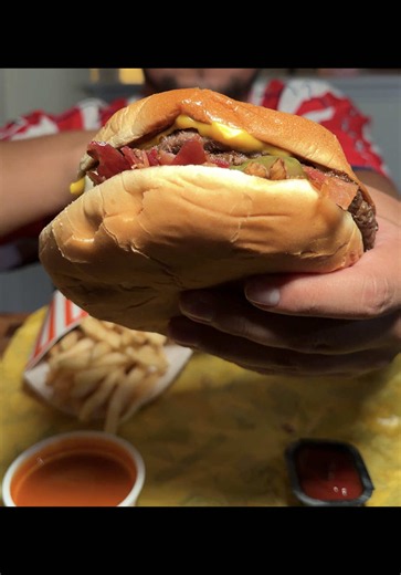 Whataburger chicken burger with egg review