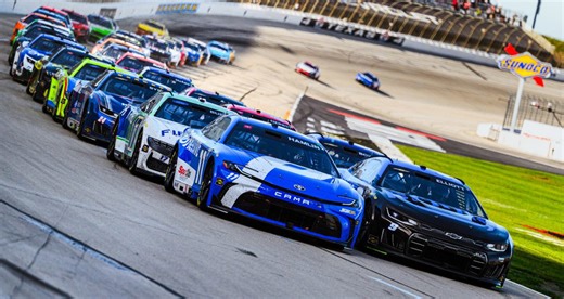 Race rewind: Chase Elliott outlasts chaos in Texas heat