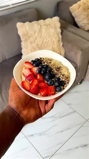 How to Make Oatmeal Breakfast with Strawberries & Blueberries