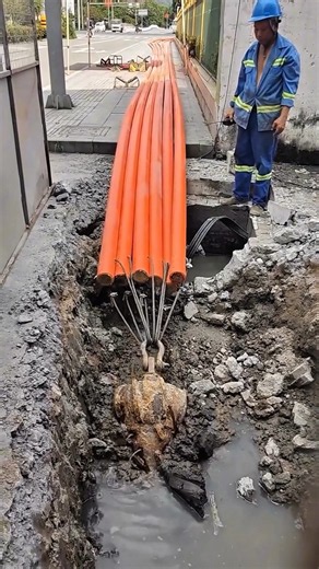 How Are Pipelines Installed Underground Without Digging Roads? 😳🚧