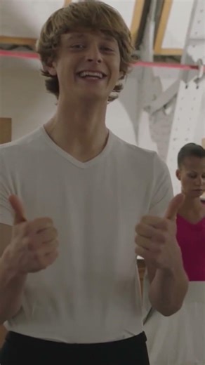 Happy New Year !! 🥳🎉 #shorts | Find Me In Paris