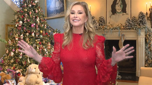 Kathy Hilton gives ET an exclusive look at her Bel-Air home, all dressed up for her annual Christmas party! | Entertainment Tonight