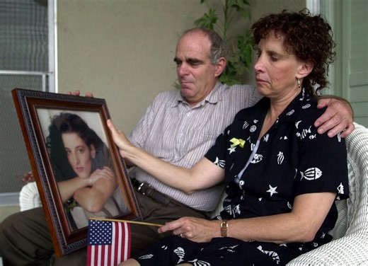 Parents Link UFO Theory to Federal Intern Chandra Levy’s Death