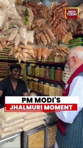 PM Modi Eats Jhalmuri Like a Local – Viral Moment!