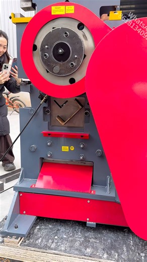 Multifunctional metalworking punching and shearing machine – an integrated device for punching and cutting. #HydraulicMultiCutter #60TonMachine #HeavyDutyCutter #HydraulicMachine #IndustrialMachines #MetalCuttingMachine #HeavyMachinery #EngineeringSolutions #FabricationMachine #AccurateMachines #HydraulicPower #Mechanicalpower #madeinChina #Ironproductcuttingmachine #Mechanicalpowercutter #Metalpunchingmachine #Ironproductpunchingmachine | 王通