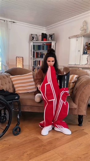 She’s Unstoppable! 👠 New Legs + New Suit = Total Confidence Amputation cute baby