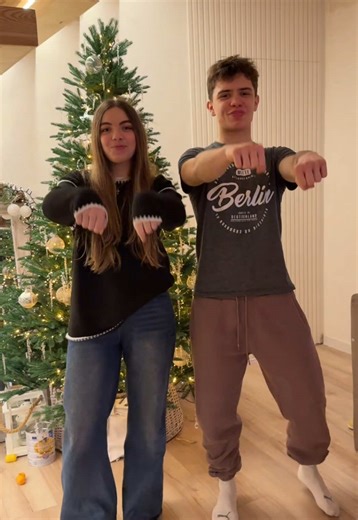 Dacă vreți mai multe video/dansuri cu Stas, atunci haideți să strângem 100.000 de 🩵😜 @Stanislav. ești de-acord ?!