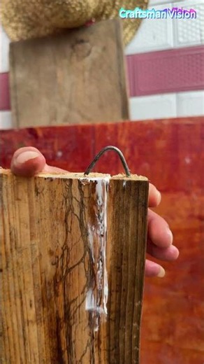 Wood panels crack repair technique: Latex paint + iron wire, firm and crack-resistant