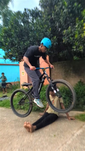How to learn Bunny-Hop? 😱💥 #mtb #trending #viral #cycle #shorts #youtube #bunnyhop #video