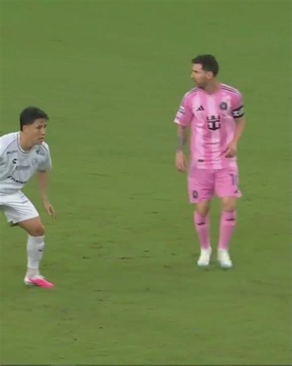 Messi just standing around, scanning and then all of a sudden 💥