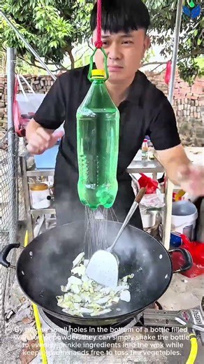See how this CLEVER bottle dispenser makes cooking easier and more efficient 🥗🔥