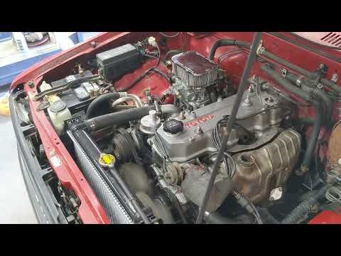 HOW TO FIX AN EXHAUST LEAK ON A TOYOTA HILUX 2 WD TRUCK. #3w1b