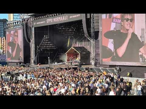 Eppu Normaali - Intro / Kamat lujilla/ Kaljanlanttauslaulu / Teen sinusta muusia (Live @ Ratina)