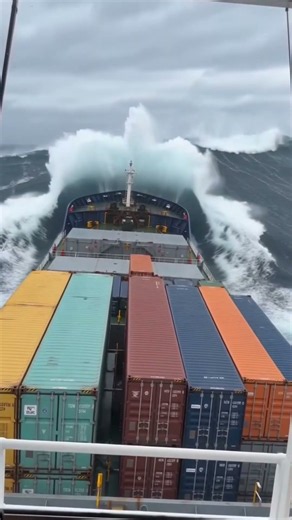 Container Ship Battles Huge Waves in Rough Seas! 🌊🚢 #Shorts #OceanStorm #shiplife