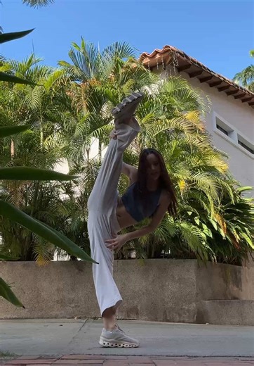 Burlesque Performance in Barranquilla