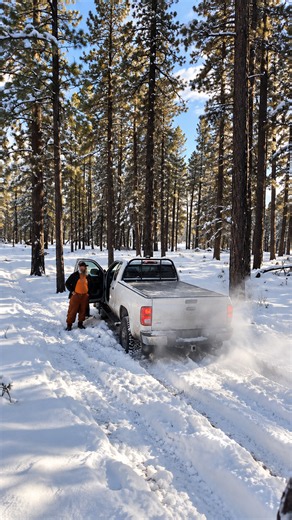 Everyone Else Left The Storm. We Drove Into It#murphysdiesel #wreckertruck #diesel #offroadrecovery #dieselpower
