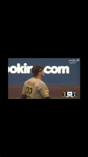 Jackson Chourio hits a walk off single in the bottom of the ninth to get a 2-0 lead in the NLDS.