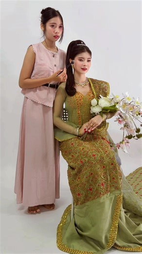 🫶🏻အသက်၁၈ဘဲရှိသေးတဲ့💄မိတ်ကပ်ဆရာမလေး@Than sin Cho💄 @Nan Thazin shop #ရောက်ချင်တဲ့နေရာရောက်👌