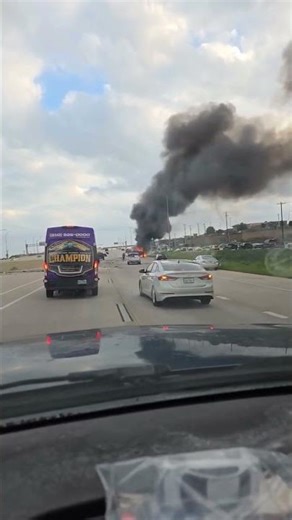 Major crash on Highway 281 headed into San Antonio