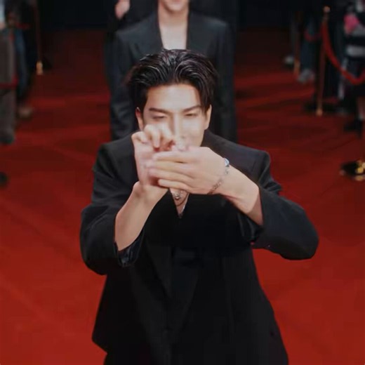 หล่อทะเล้นมากกก 🤪✌🏻1ST OST MR FANBOY#NoPainNoGainByPERSES#PERSES_TH #PALM_PERSES https://t.co/FD9DgE5TZV