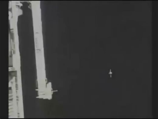 Bob Dean revealed in the European Exopolitics Summit, Barcelona, this Cigar shaped UFO with 2,000 miles (=3218.68 km) and 500 miles diameter (=804.67 km) Russian footage🧐🤔